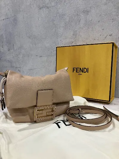 フェンディ買取 フェンディ マンマバケット スモール ショルダーバッグ
