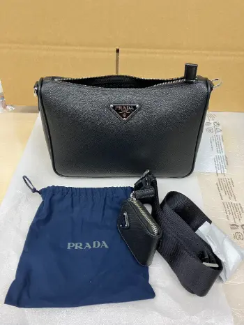 プラダ買取でサフィアーノショルダーバッグを千葉県千葉市のお客様から